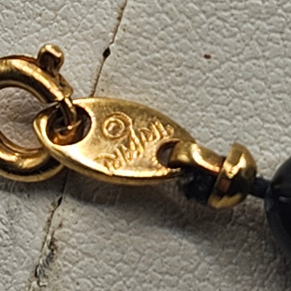 Trifari Vintage Black Oval Bead Knotted Necklace Gold Tone Spring Ring Clasp - Picture 8 of 8